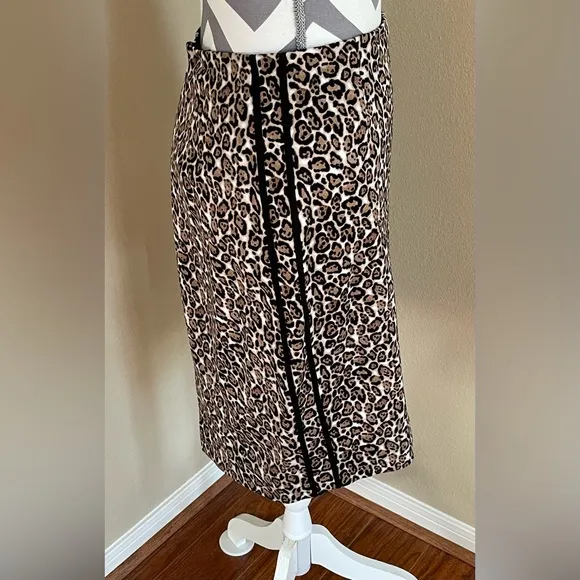 White House Black Market Leopard Pencil Skirt w/ Black Side Stripes - Size: 8