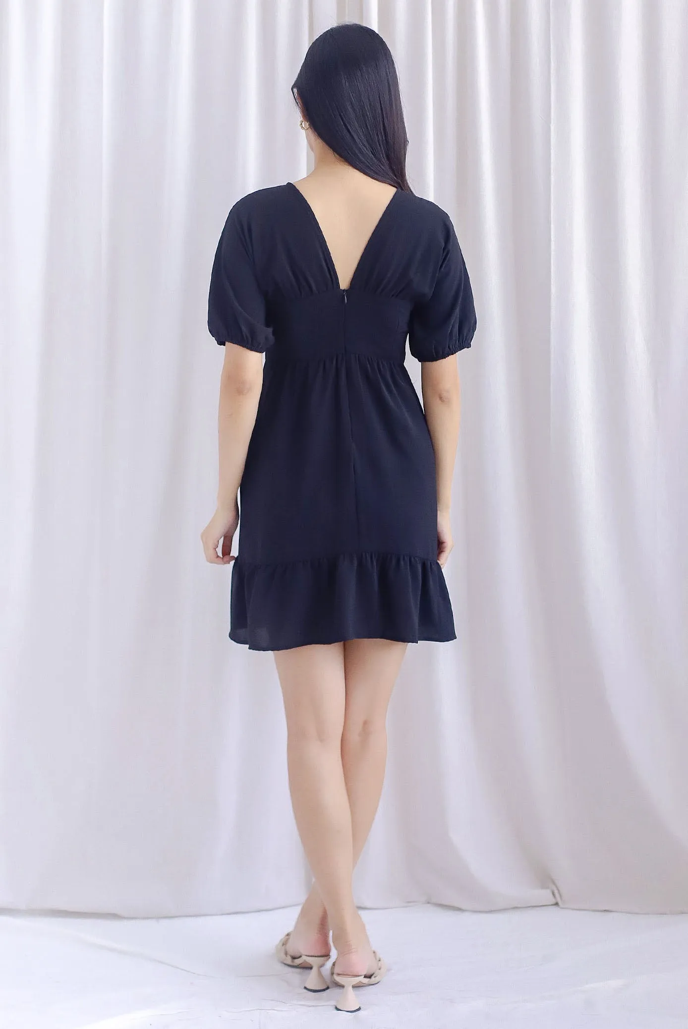 Willa Puffy Sleeve Ruched Romper Dress In Black