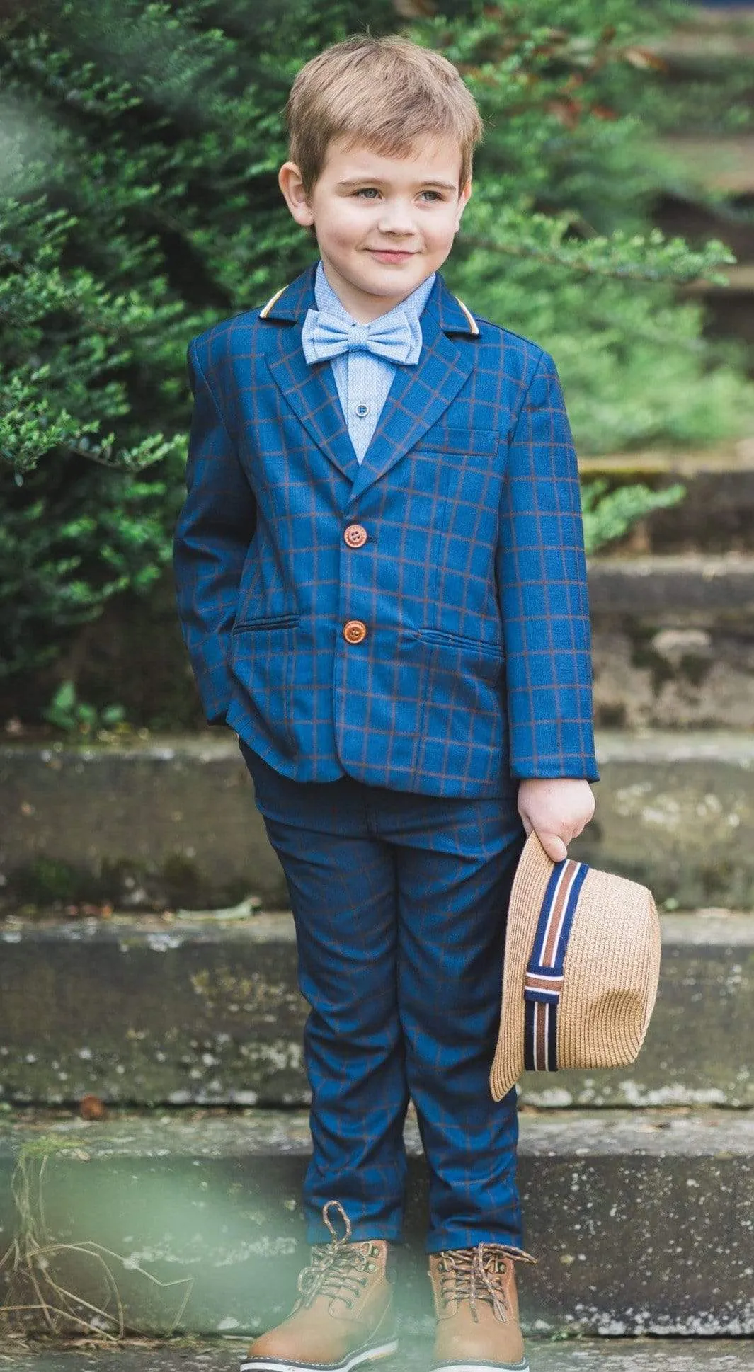 William: Navy check blazer